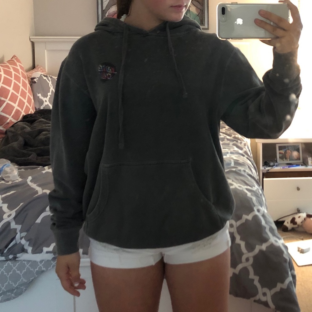 dark grey santa cruz sweatshirt